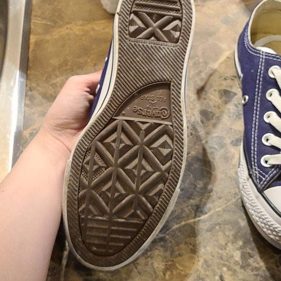 Never worn navy blue Converse - Picture 2 of 3